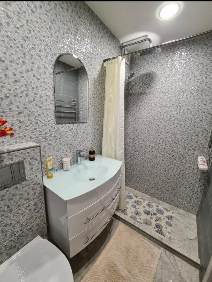 Crystal Twin Apartment Gulbene Bagian luar foto