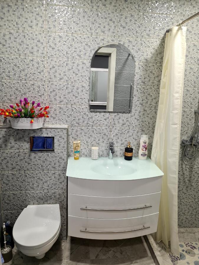 Crystal Twin Apartment Gulbene Bagian luar foto