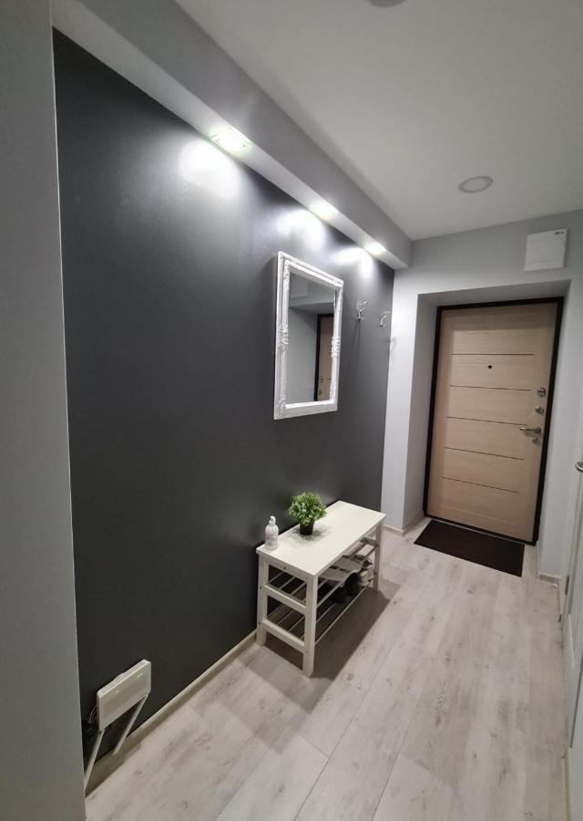 Crystal Twin Apartment Gulbene Bagian luar foto